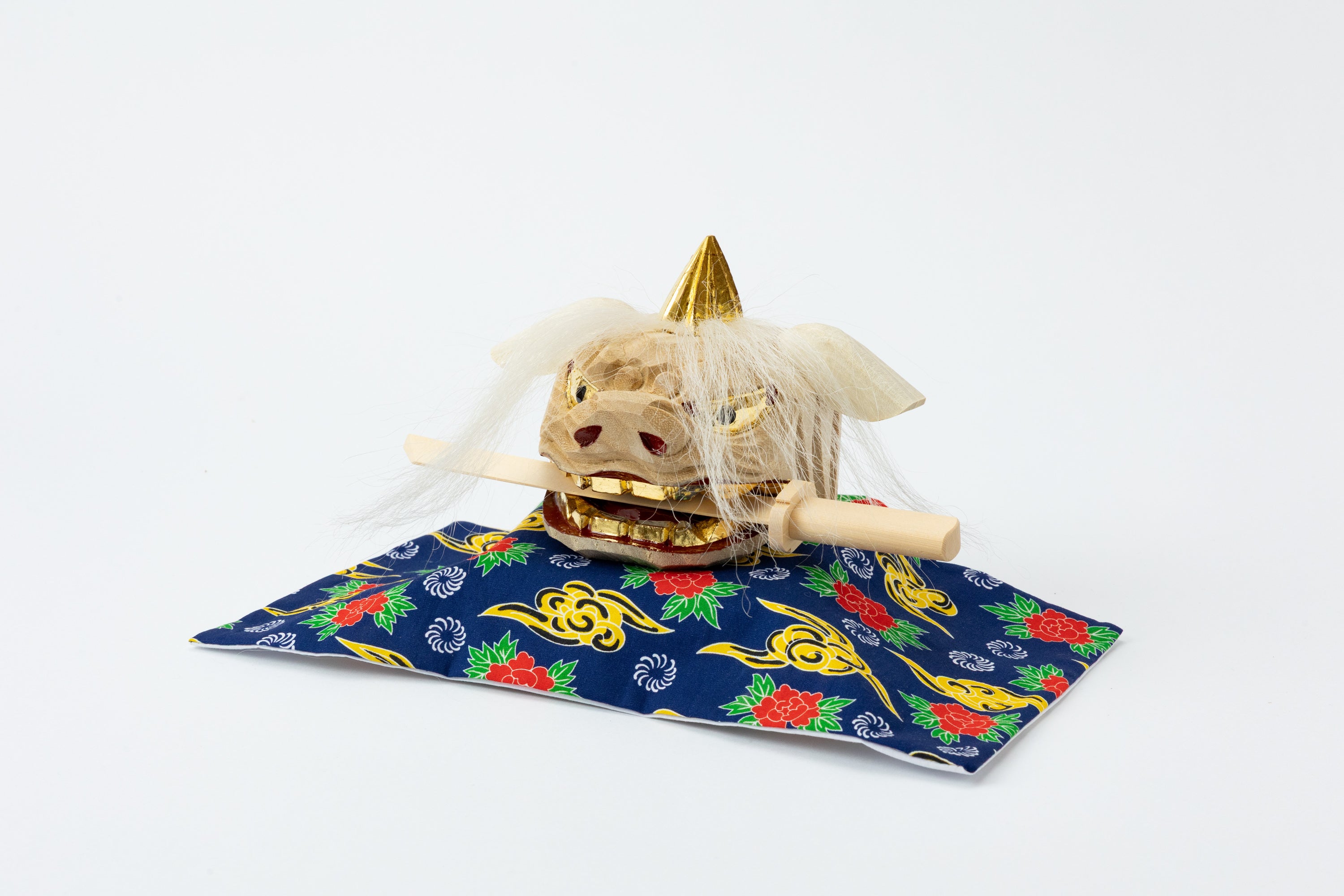 加賀獅子頭 金箔本毛仕上げ（ガラスケース付）｜G32