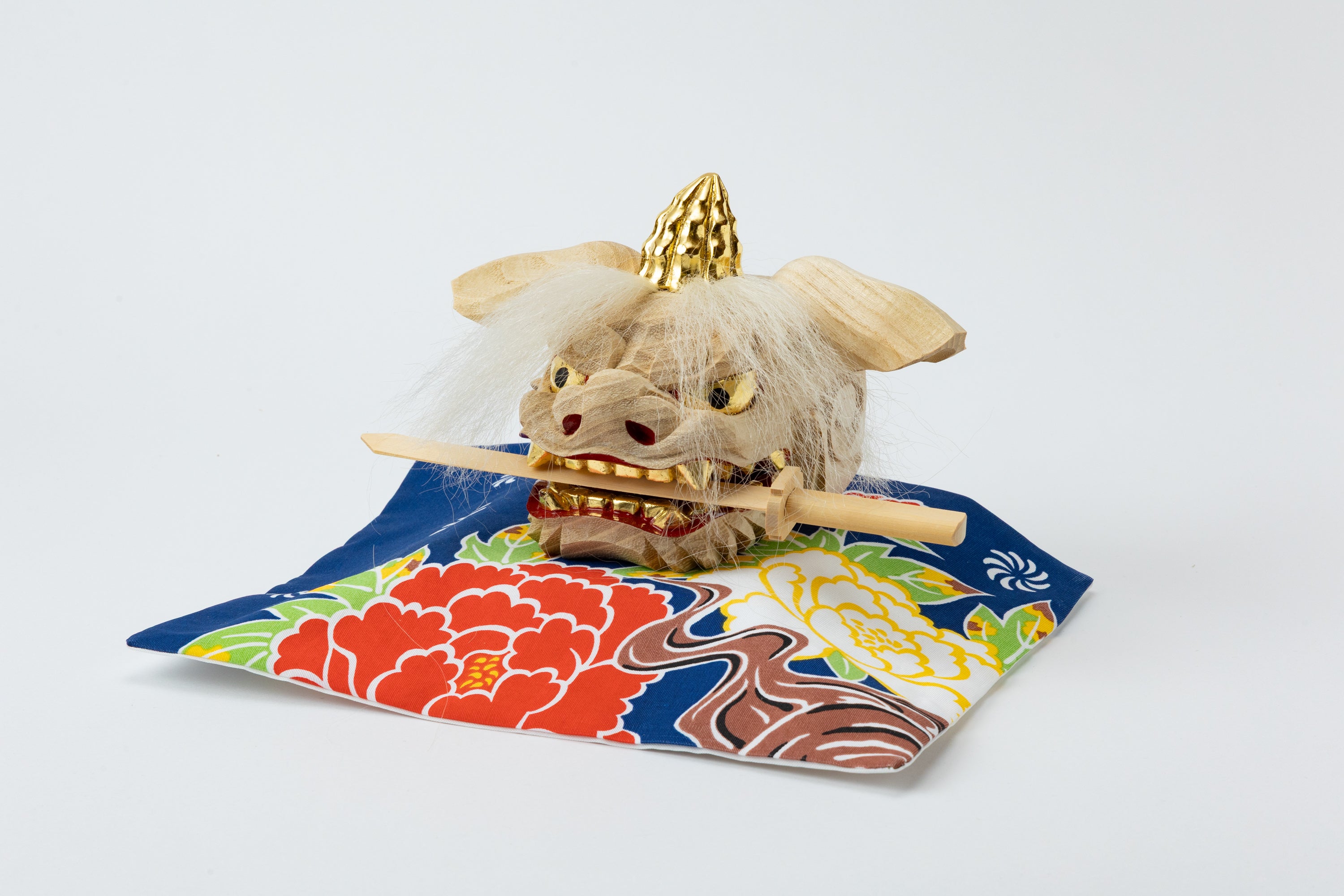 加賀獅子頭 金箔本毛仕上げ（ガラスケース付）｜G40