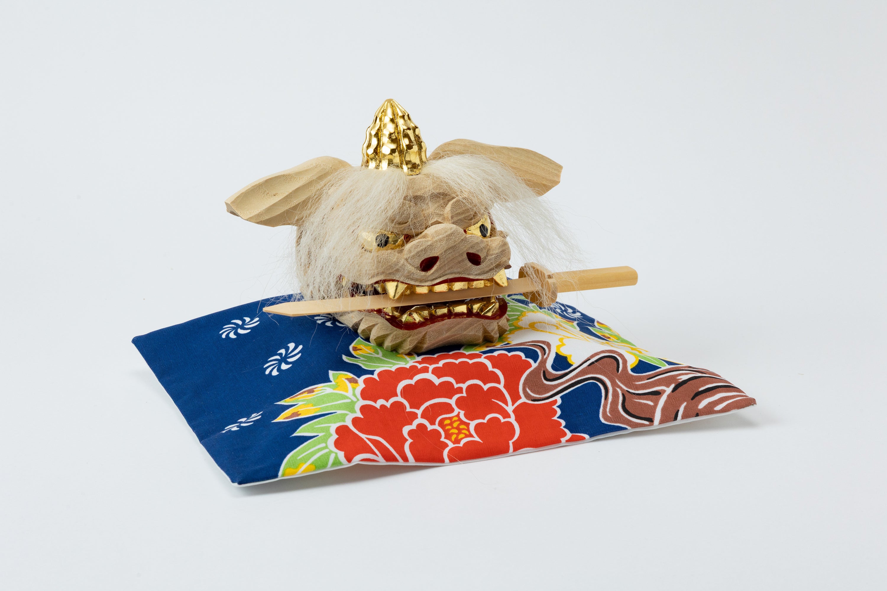 加賀獅子頭 金箔本毛仕上げ（ガラスケース付）｜G40