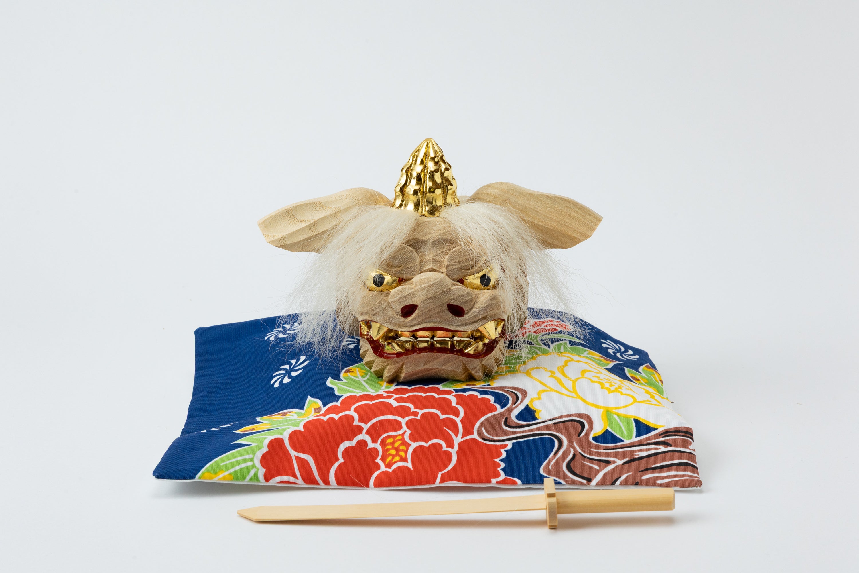加賀獅子頭 金箔本毛仕上げ（ガラスケース付）｜G40