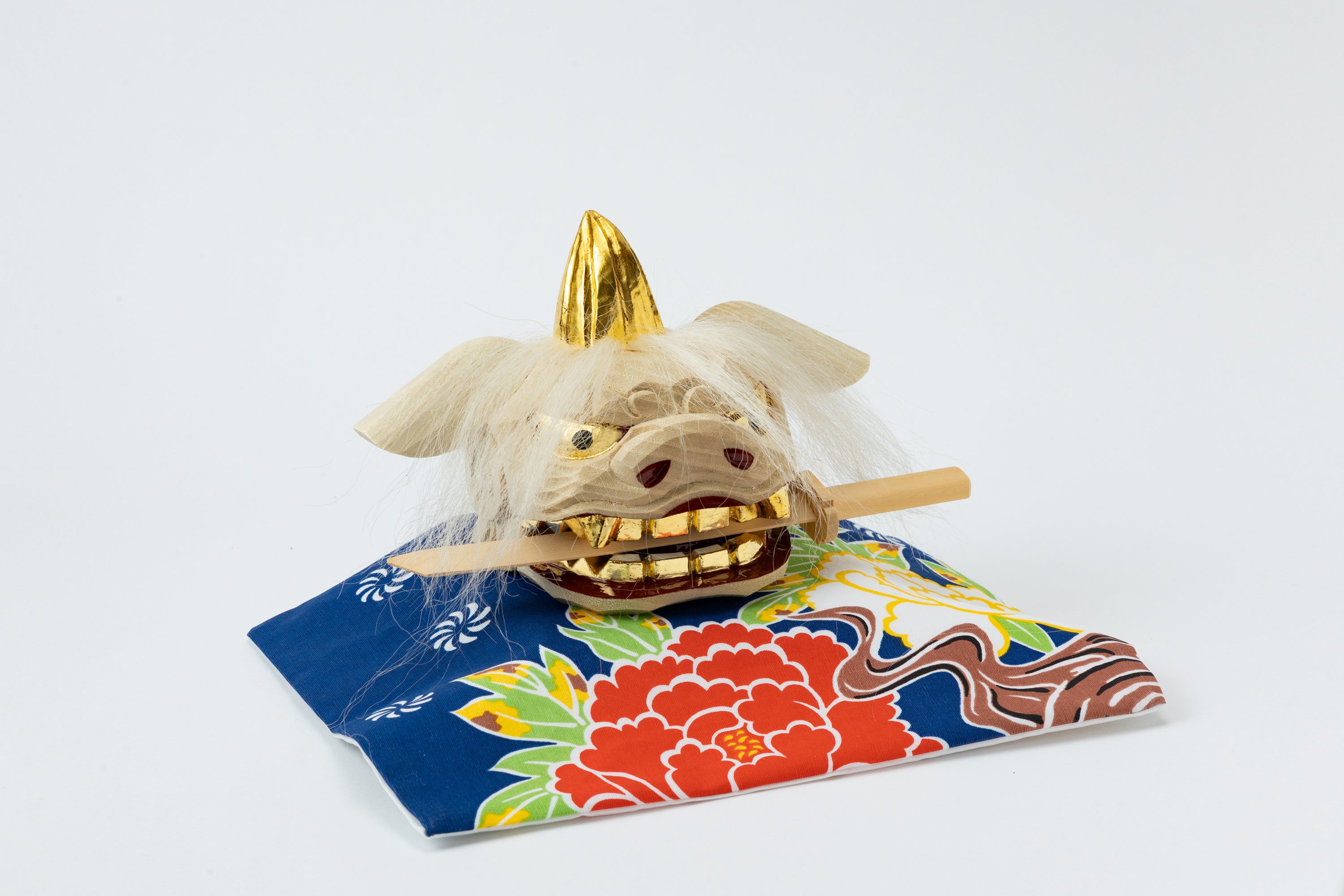 加賀獅子頭 金箔本毛仕上げ（ガラスケース付）｜G33