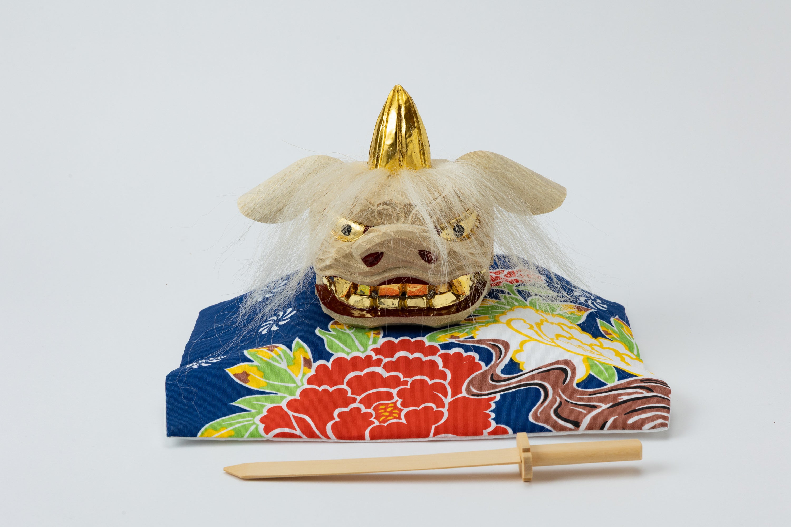 加賀獅子頭 金箔本毛仕上げ（ガラスケース付）｜G33